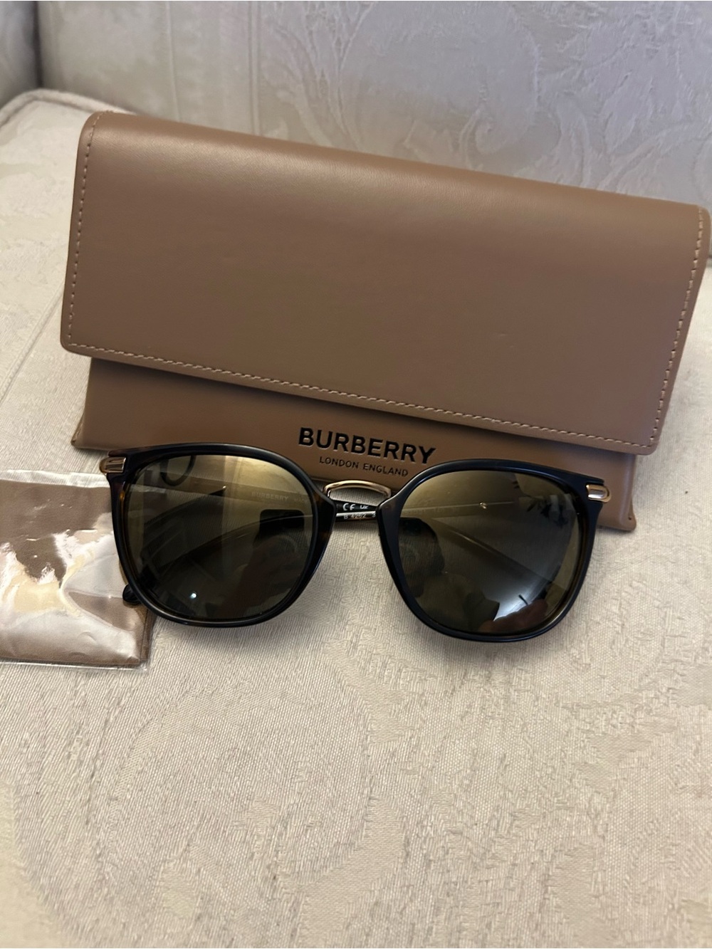 BURBERRY 4262 DARK HAVANA/GOLD PLAID UNISEX SUNGLASSES - Picture 6 of 9